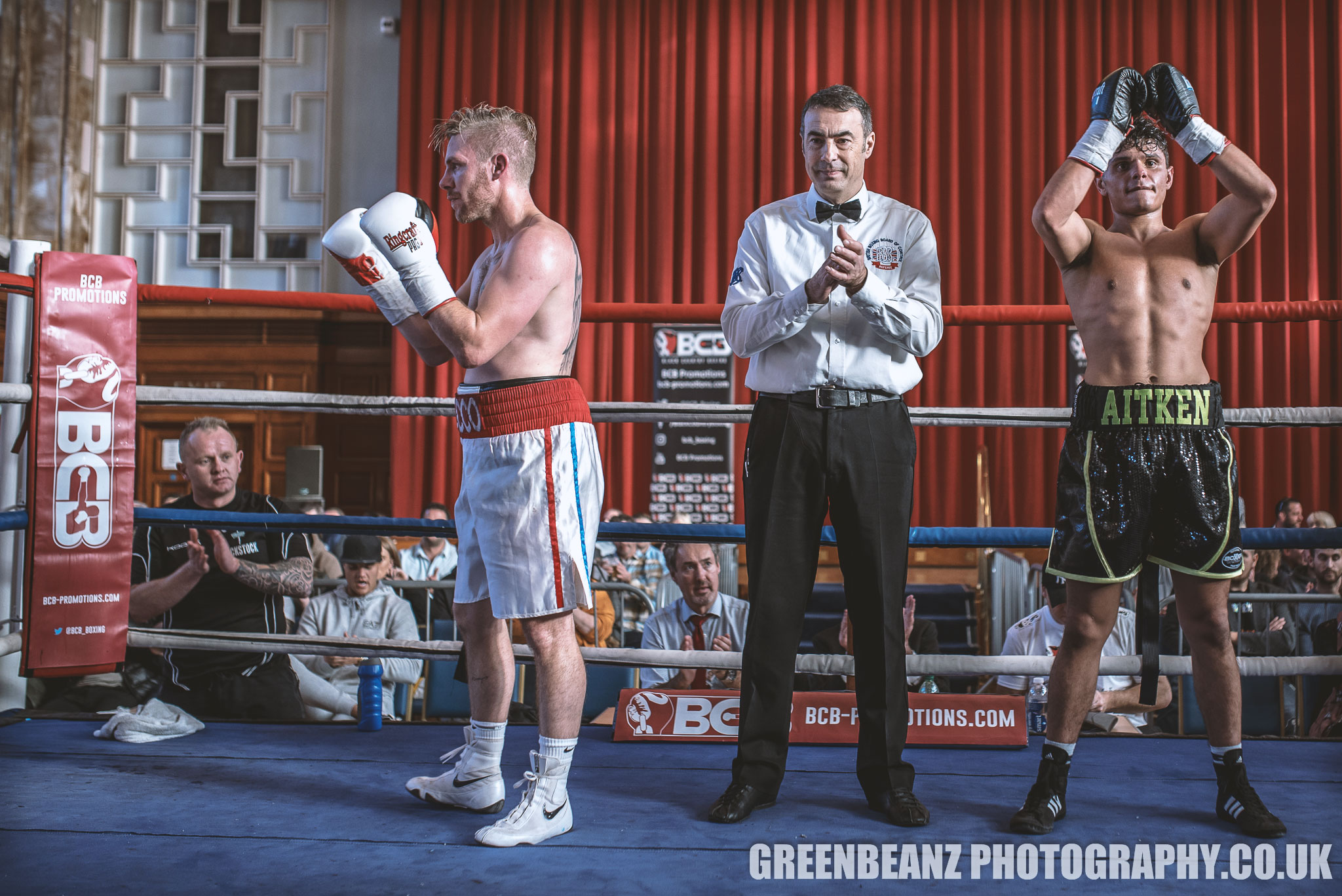 Plymouth Guildhall 2017. The boxers applaud the enthusiastic fight fans