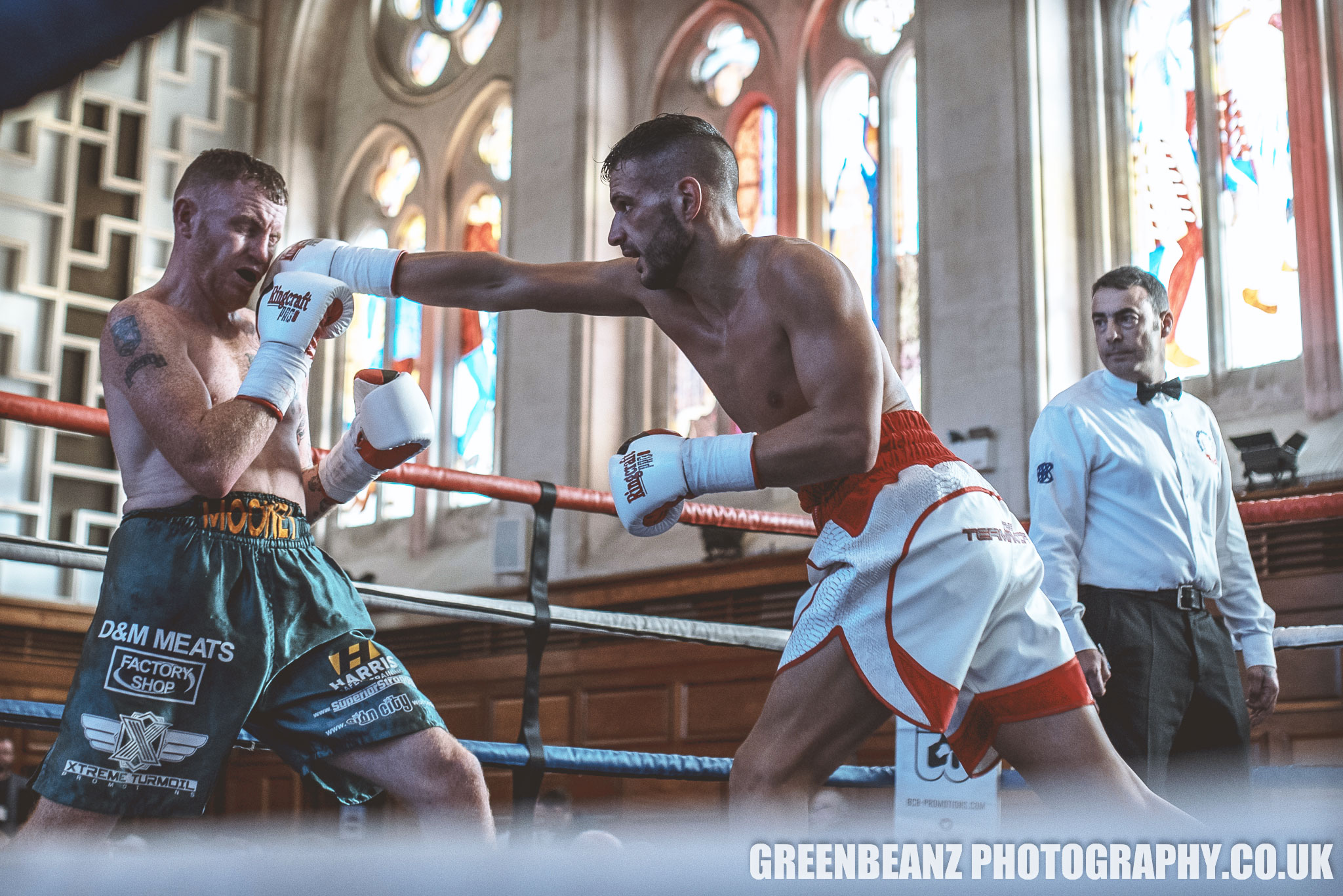 Darren Townley versus Michael Mooney at Plymouth Guildhall 2017