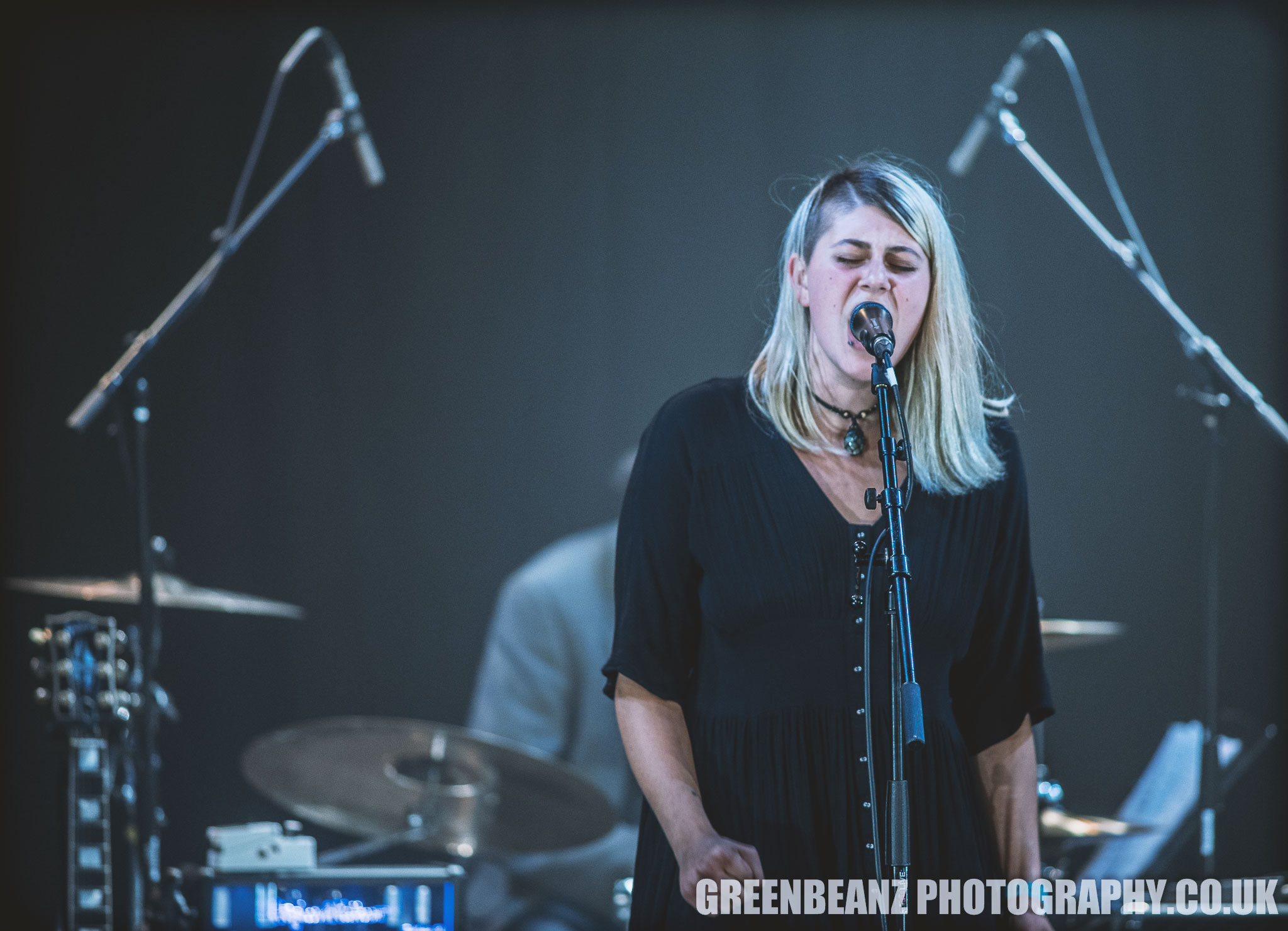 Elani Evangelou absolutely nails 'Oh Well' with The Martin Barre Band 2018