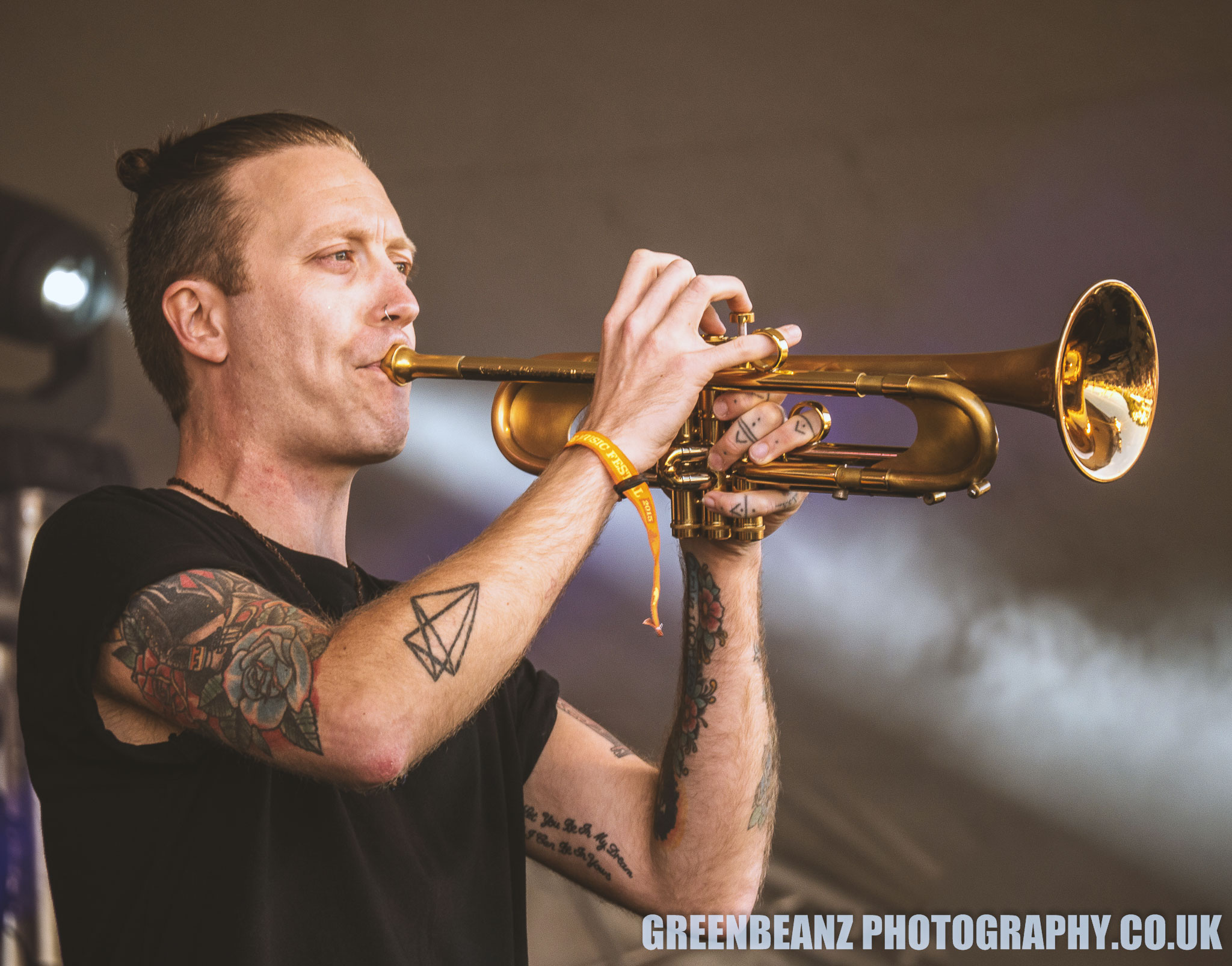 Simon Dobson performing at the 2015 Looe Music Festival